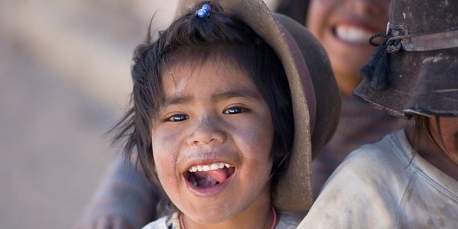 Rondreis door Bolivia 21 dagen lachend meisje