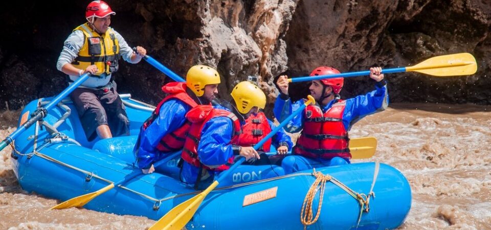 raften Cusco Peru groep in boot